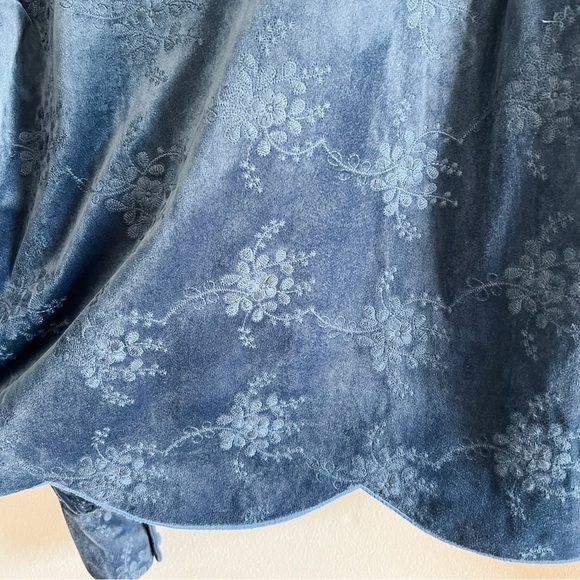 Soft Surroundings Blue Corinthia Velvet Floral Long Sleeve Scalloped Blouse XL - Picture 9 of 9